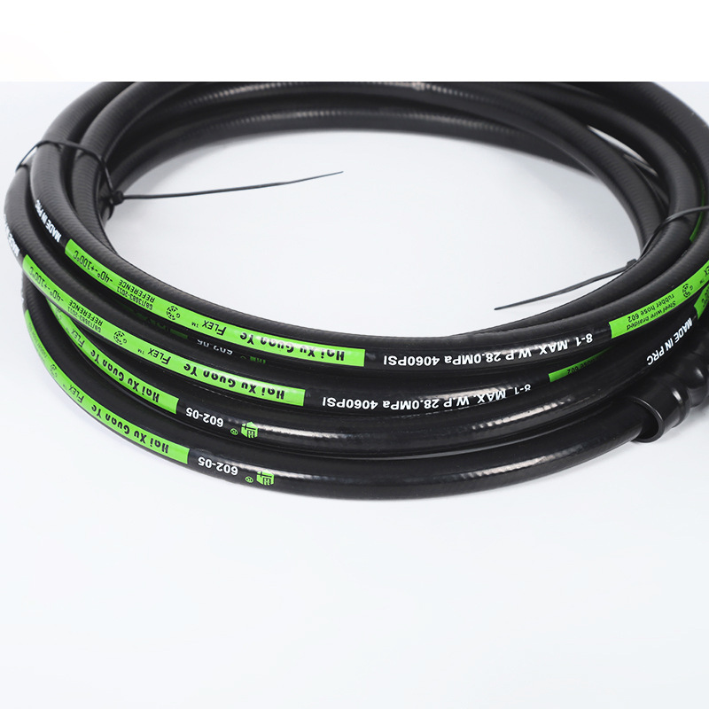 ท่อน้ำแรงดันสูงในท่อระบายน้ำในครัวเรือน